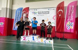 Gürsu - Kestel - Nilüfer - Osmangazi - Yıldırım  Badminton Branşı Görselleri Bursa Uluslararası Spor Festivali