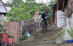 Türkiye’de Bir İlk Gerçekleşti Urban Downhill Yarışı Bursa’da Tarihe Geçti!