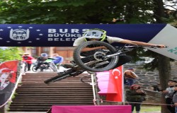 Türkiye’de Bir İlk Gerçekleşti Urban Downhill Yarışı Bursa’da Tarihe Geçti!