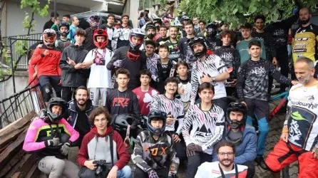 Türkiye’de Bir İlk Gerçekleşti Urban Downhill Yarışı Bursa’da Tarihe Geçti!